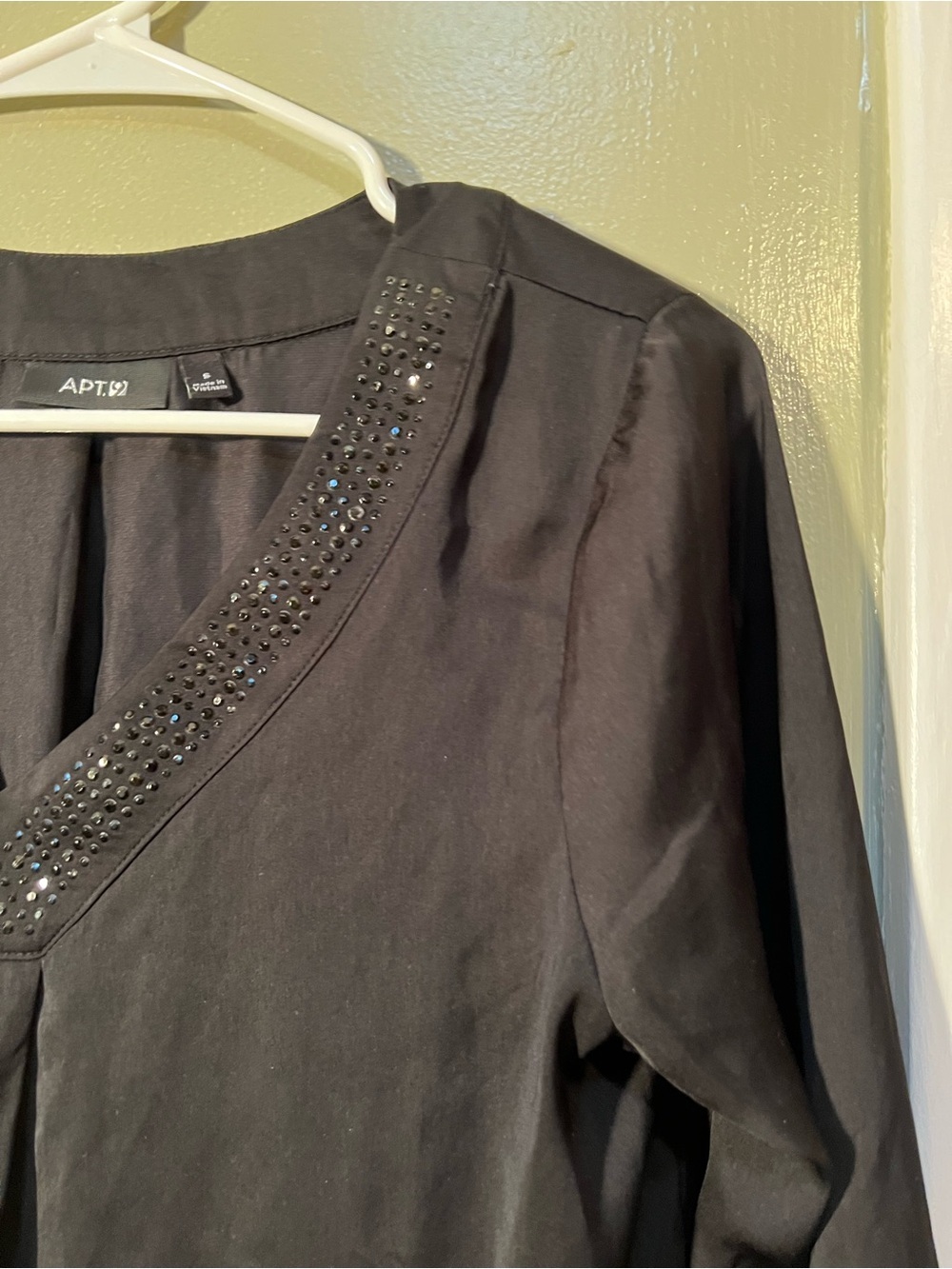 Apt. 9 Women's Size Small Tunic Top Blouse Black V-Neck Rhinestones Beaded Neck - Picture 7 of 12